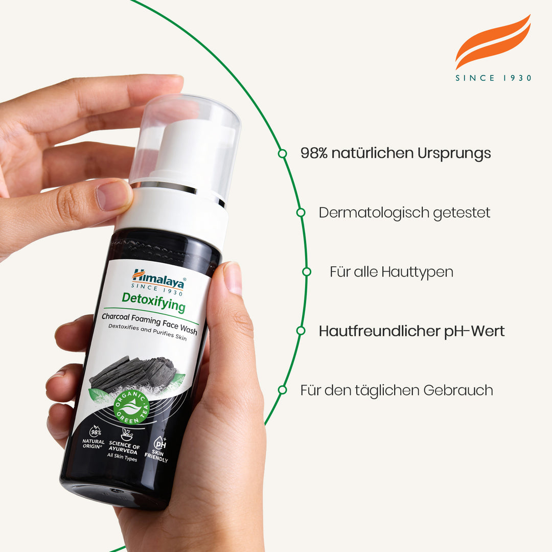 Himalaya Entgiftende, Schaumende Gesichtswasche Aus Holzkohle 150ml